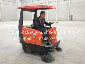 小型電動掃地車宏瑞達1450—天津北辰區(qū)工廠使用案例