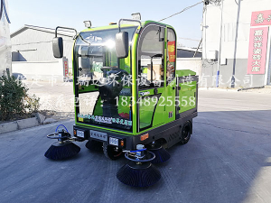 保定宏瑞達電動清掃車在甘肅嘉峪關(guān)市農(nóng)貿(mào)市場上崗